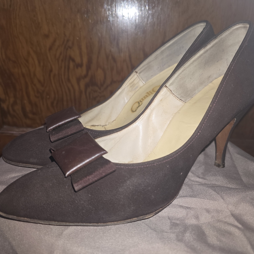 Chic Brown Women's Heels with Bow Accent